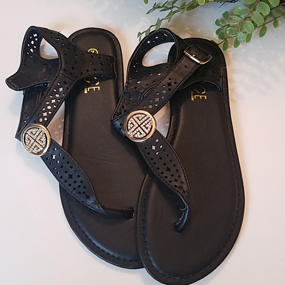 NWOT Black Sandals